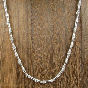 17" Silver Tone Simple Design Necklace Vintage